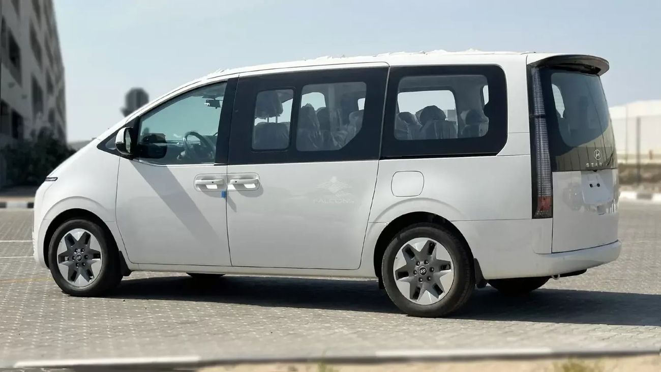 هيونداي ستاريا Hyundai Staria 3.5L 11 STR Premier AT 2026 • Petrol • Automatic
