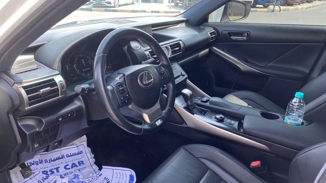 لكزس IS 250 F Sport 2.5L
