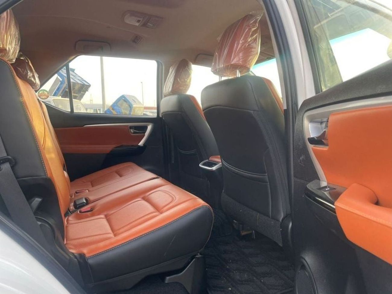 Toyota Fortuner 2017 Toyota Fortuner GX.R+ 4.0L V6 - Push Start With Gear shifter - 4x4 AWD - 7 Leather Seats - Rear