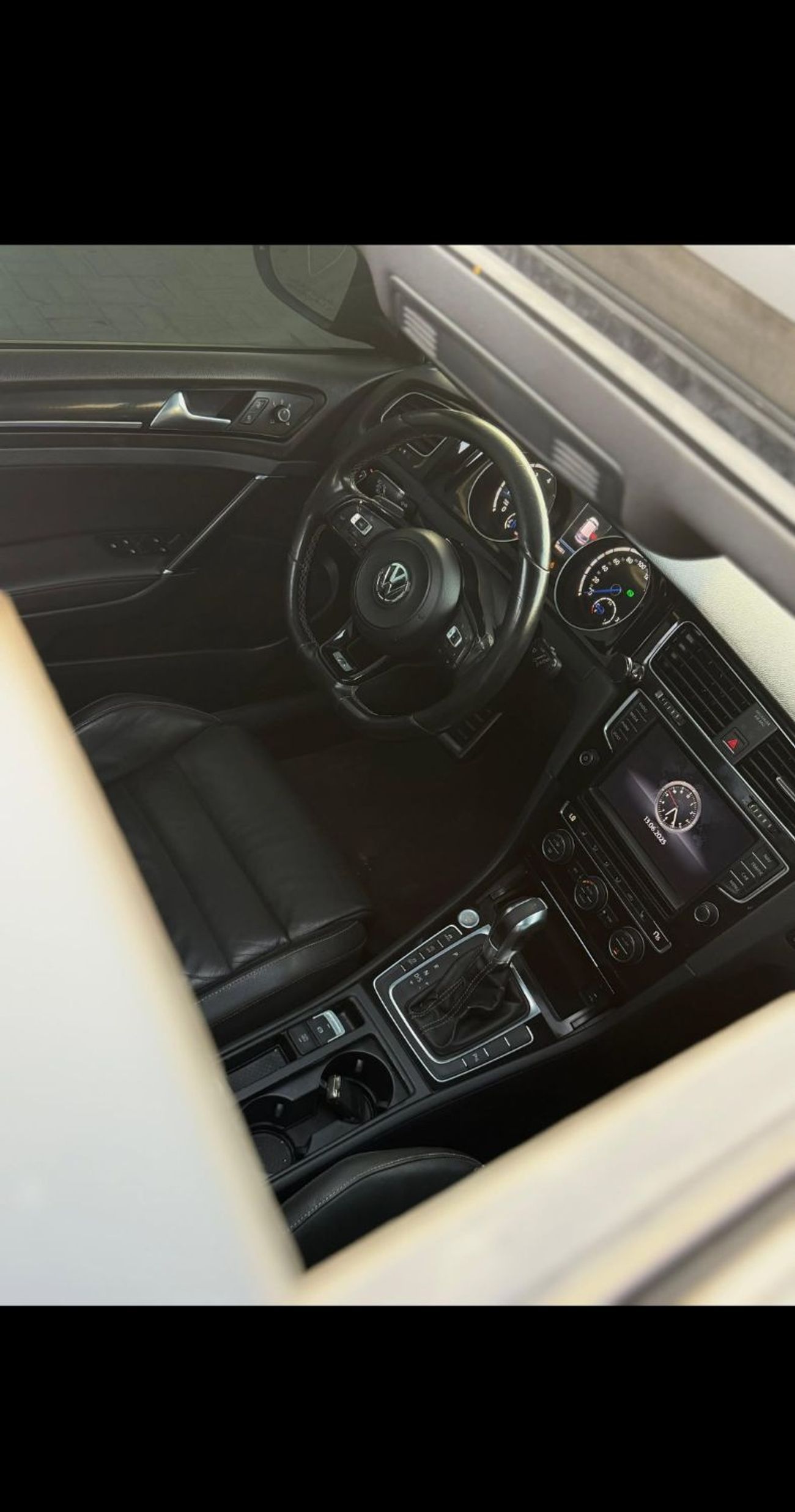 فولكس واجن جولف R SEL 2.0L (290 HP)