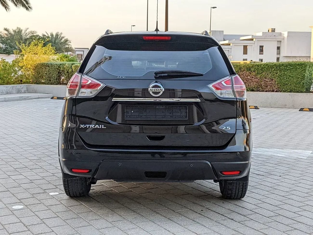 نيسان إكس تريل S GCC Specs Prestine Condition 4WD With Low KM Premium 7 Seater SUV