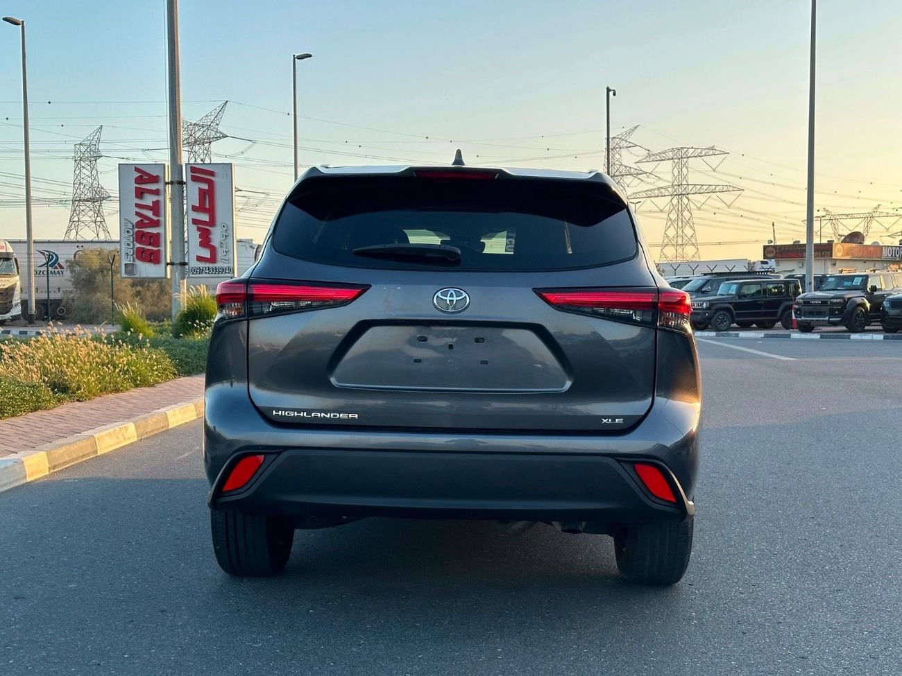 Toyota Highlander 2023 TOYOTA HIGHLANDER XLE FULL OPTIONS IMPORTED FROM USA