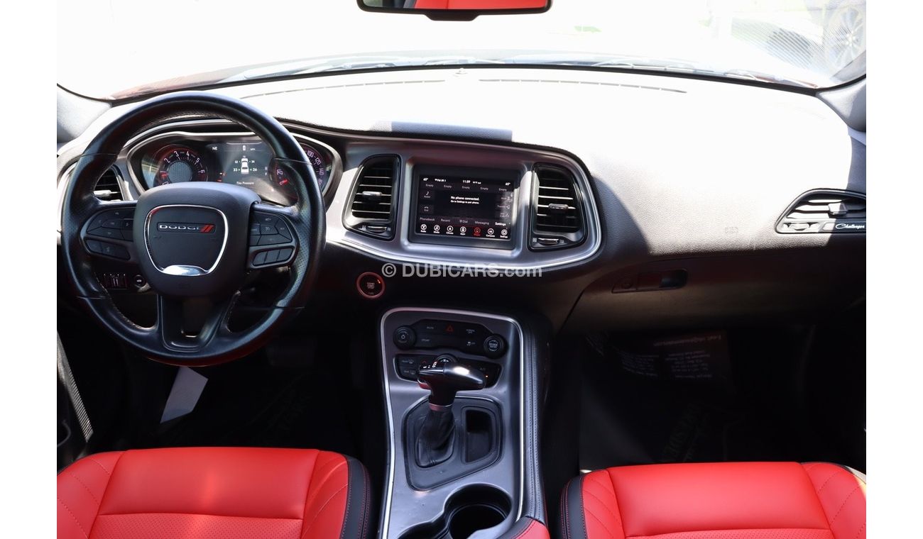 Dodge Challenger SXT Plus Dodge Challenge SXT /2020/USA/ V6