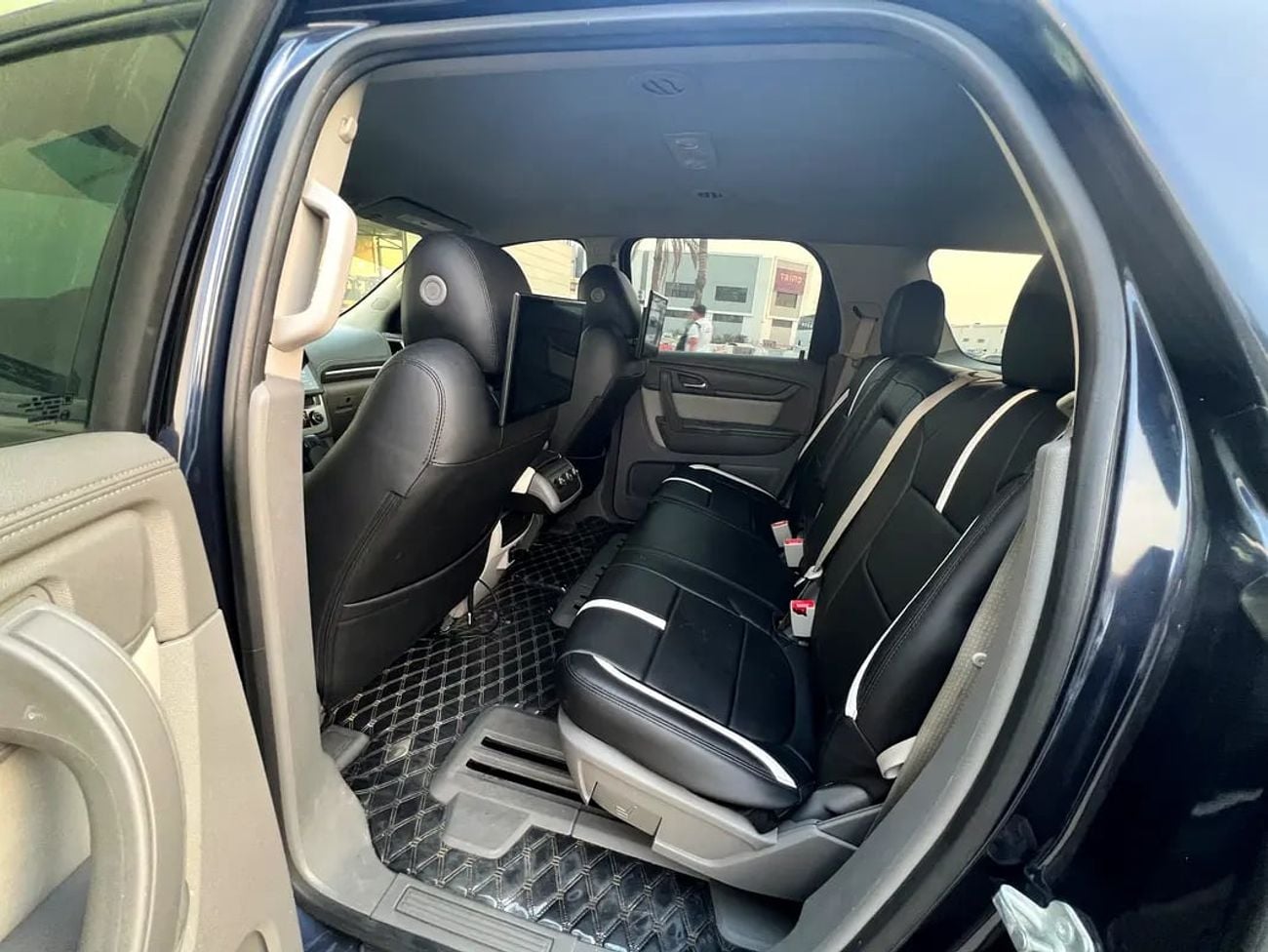 GMC Acadia SLE | GCC Specs | Well Maintained