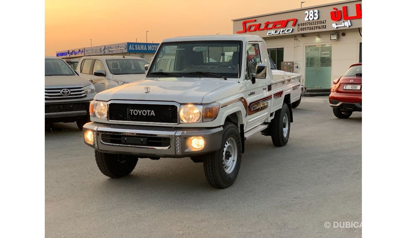 تويوتا لاند كروزر بيك آب SIngle Cabin 4x4 4.0L V6 Gasoline