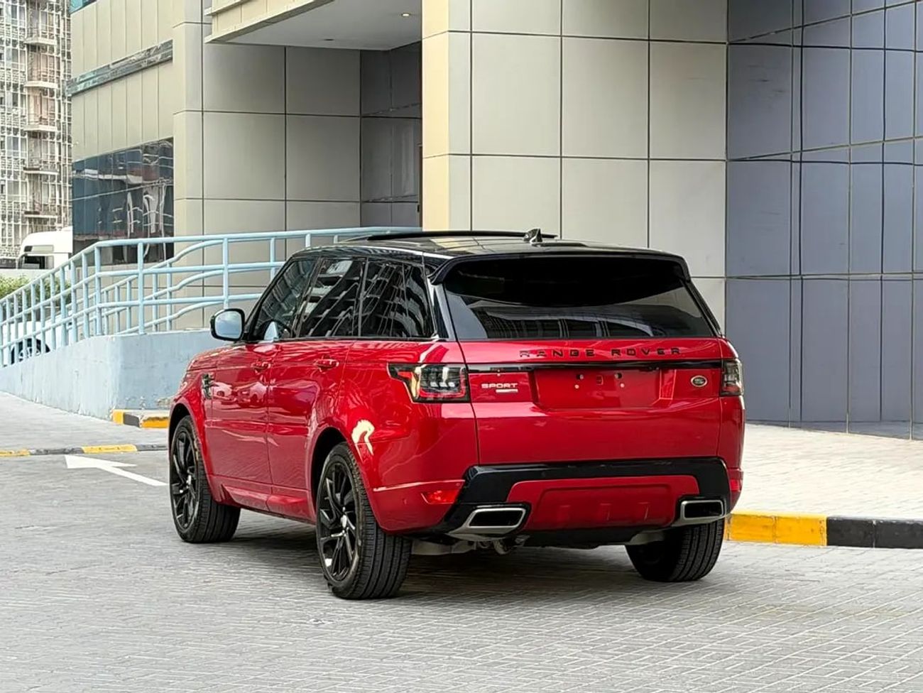 لاند روفر رينج روفر سبورت Agency Warranty and Service Contract | 1 Owner | Full Agency Service History | GCC Specs