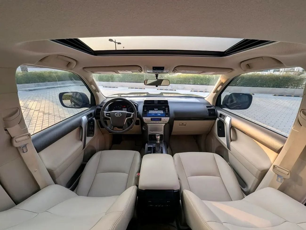 Toyota Prado VXR 2022 GCC Specs - Interior and Exterior Excellent Condition