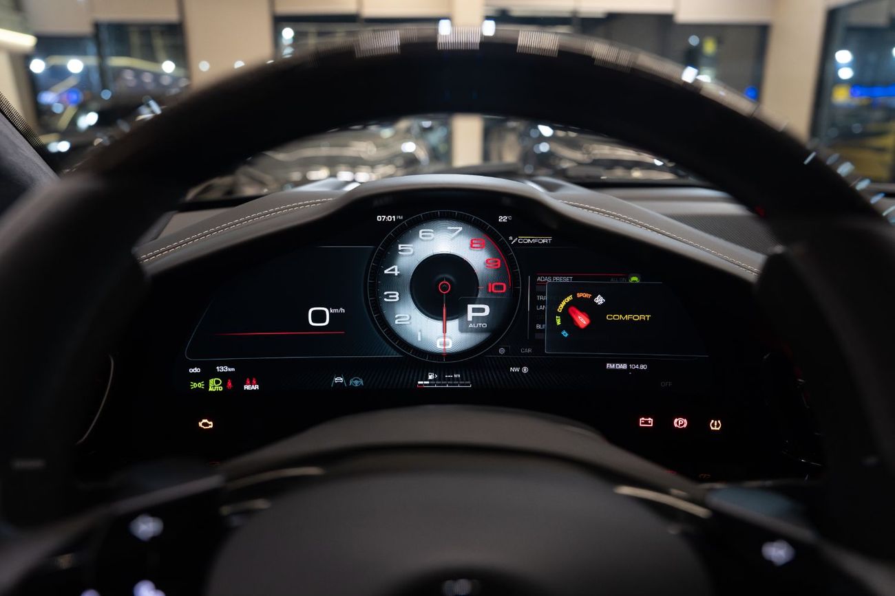 فيراري بوروسانجوي - 2025 | BRAND NEW | 7 YRS SERVICE CONTRACT | 0 KM MILEAGE