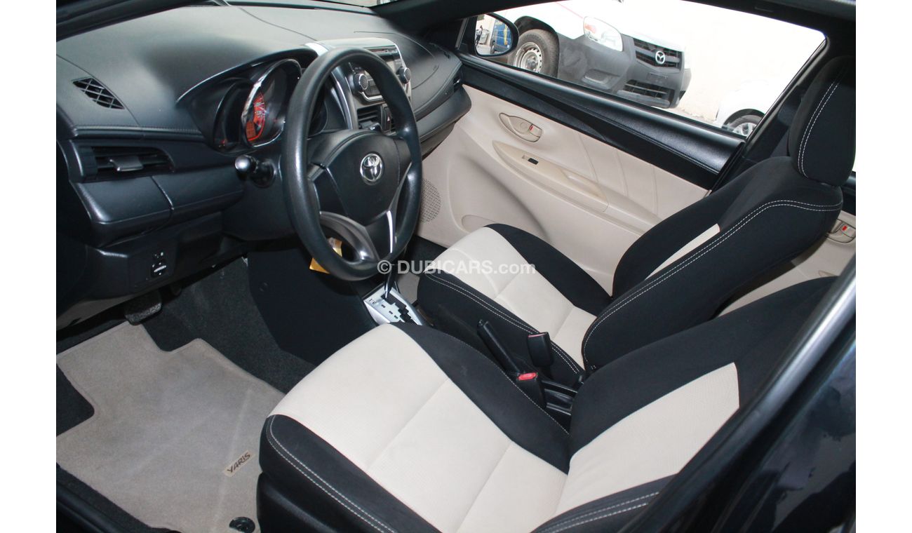 Toyota Yaris 1.3L SE HATCHBACK 2015 MODEL