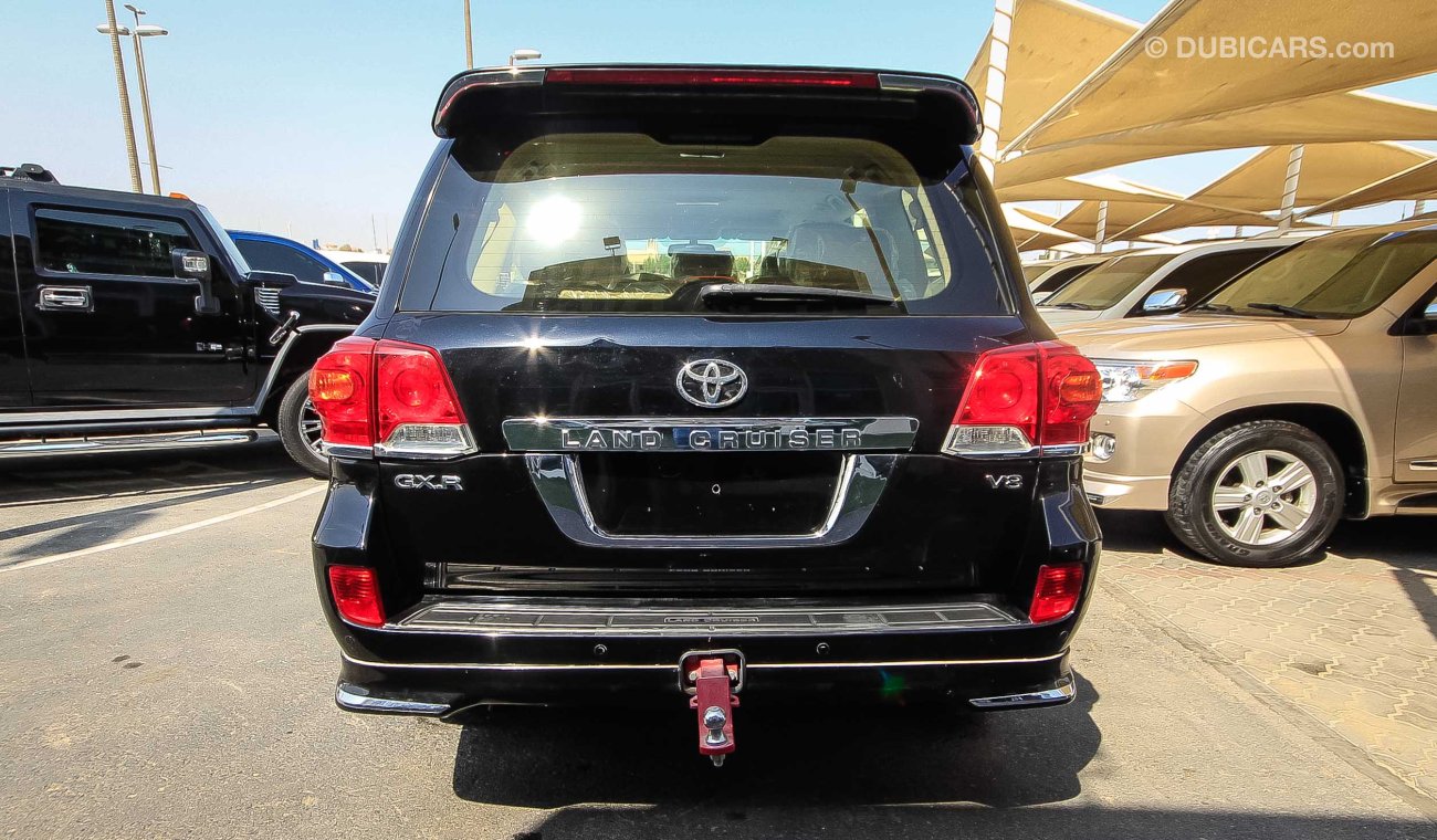 Toyota Land Cruiser GXR V8