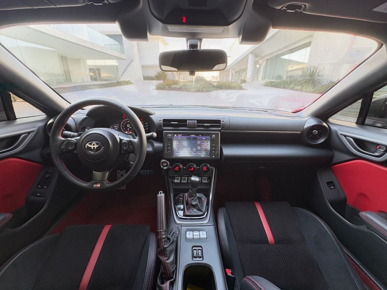 Toyota 86 GR 2.4L A/T AED 3,040 P.M | 0% DOWN PAYMENT | TOYOTA GR86 | 2.4L BOXER | 2025 | AGENCY WARRANTY | FU