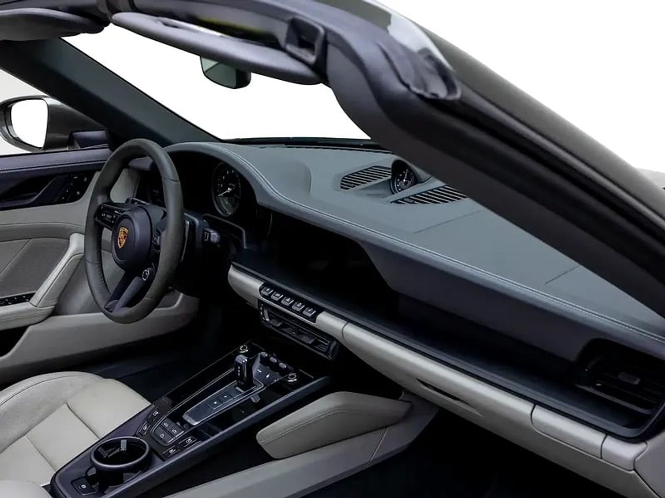 بورش 911 Carrera GTS 3.0L (450 HP) Convertible