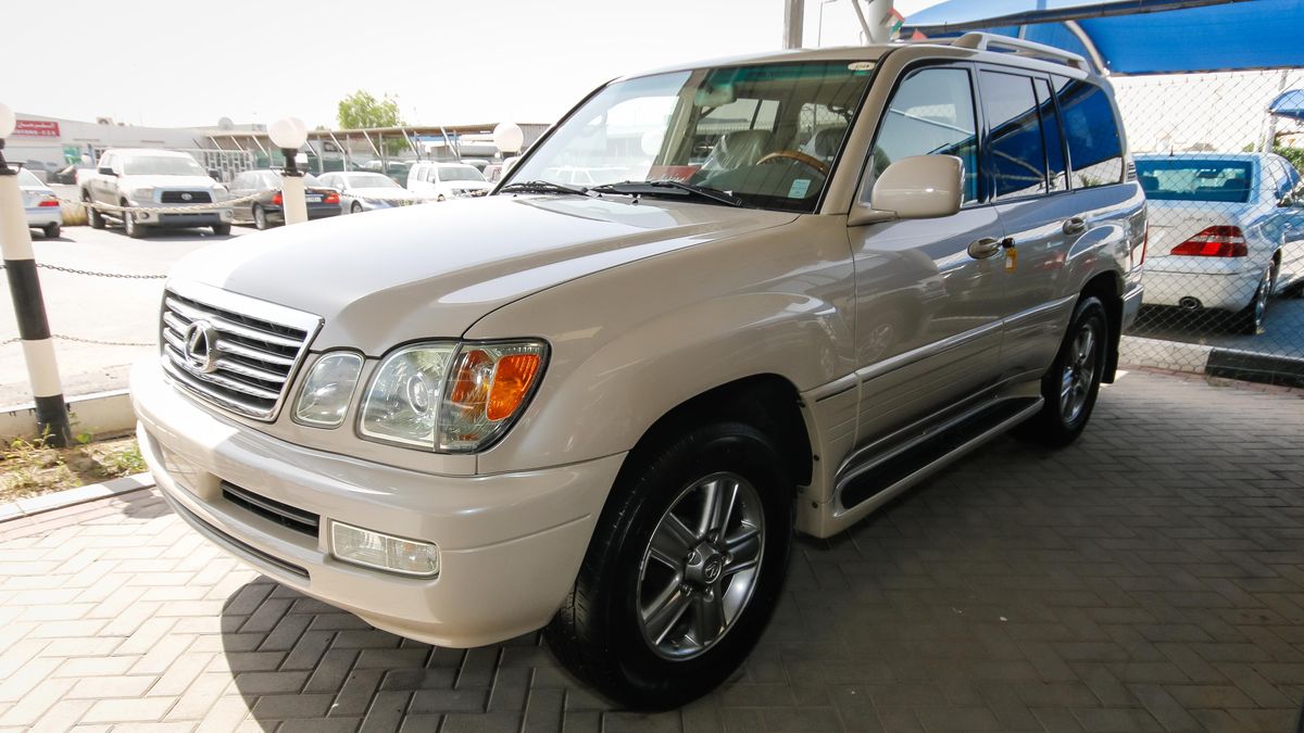 Лексус 470 белый