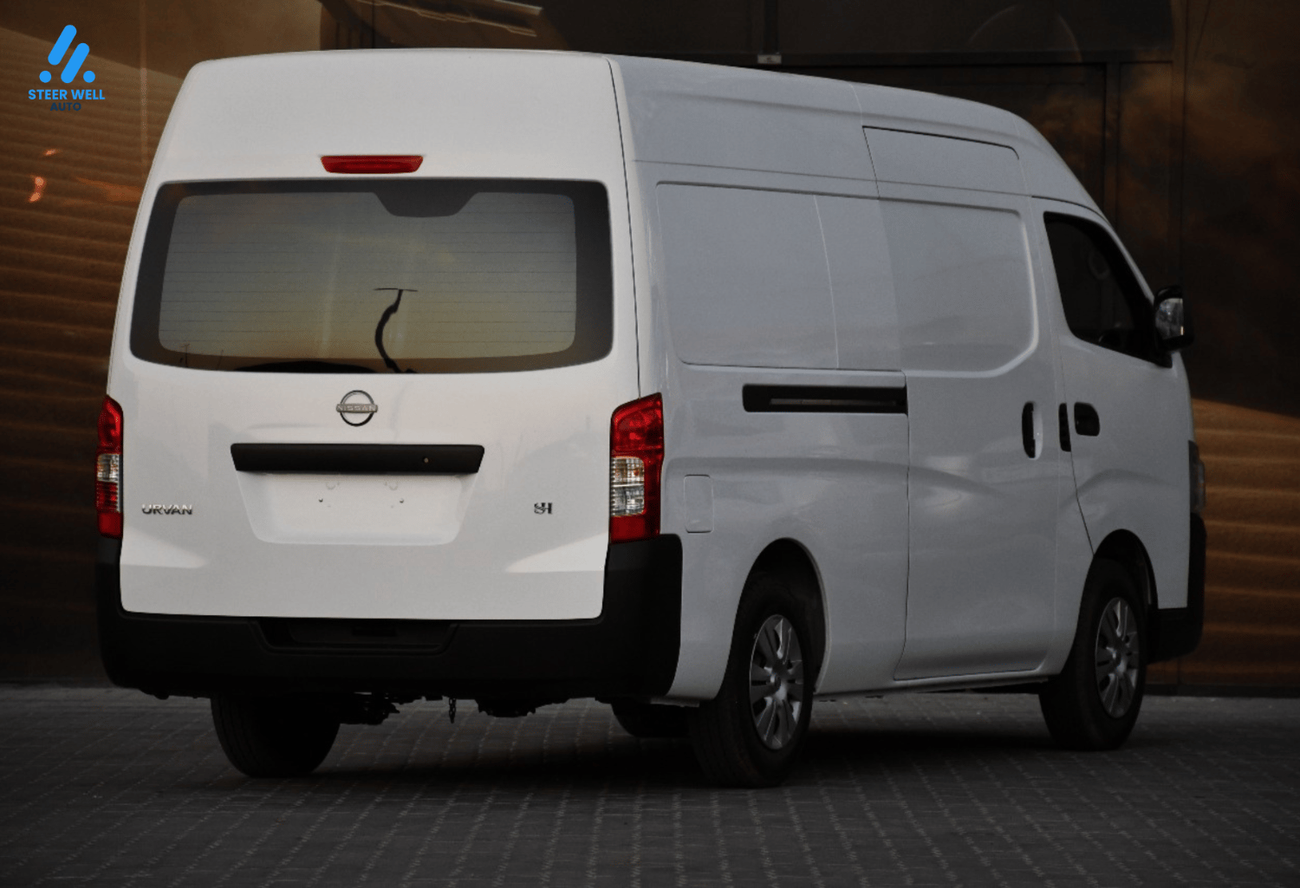 Nissan Urvan 3-Seater Manual (4-Door) NV350 Highroof Delivery Van GCC Manual White