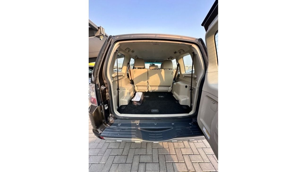 Mitsubishi Pajero GLS Highline خليجي خاليه من الحوادث