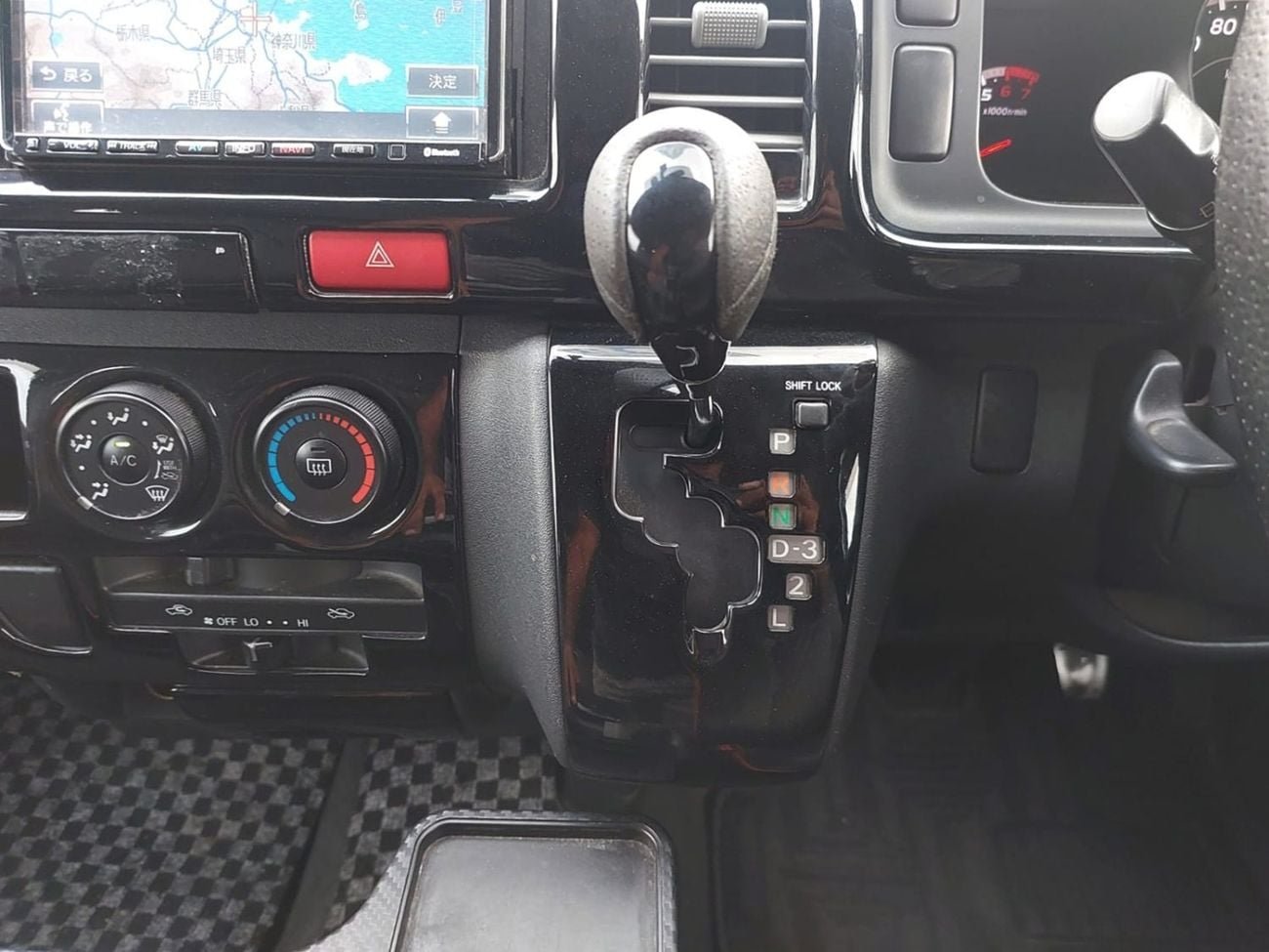 Toyota Hiace TOYOTA HIACE VAN RHD 2005 MODEL 2.0 L PETROL AUTOMATIC(PM16078)