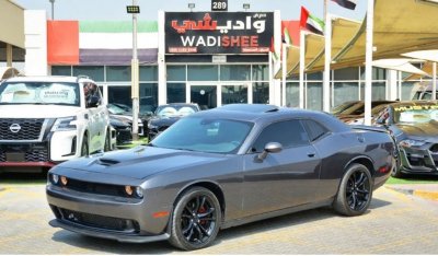 دودج تشالينجر Challenger SXT Plus V6 3.6L 2016/FullOption/SunRoof/ Very Good Condition