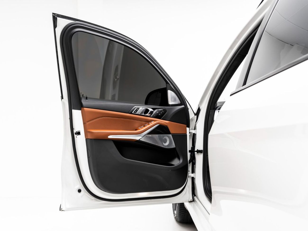 BMW X7 M50i 4.4L (523 HP) 2024 BMW X7 M60i, 2029 BMW Warranty + Service Contract, Low Kms, GCC