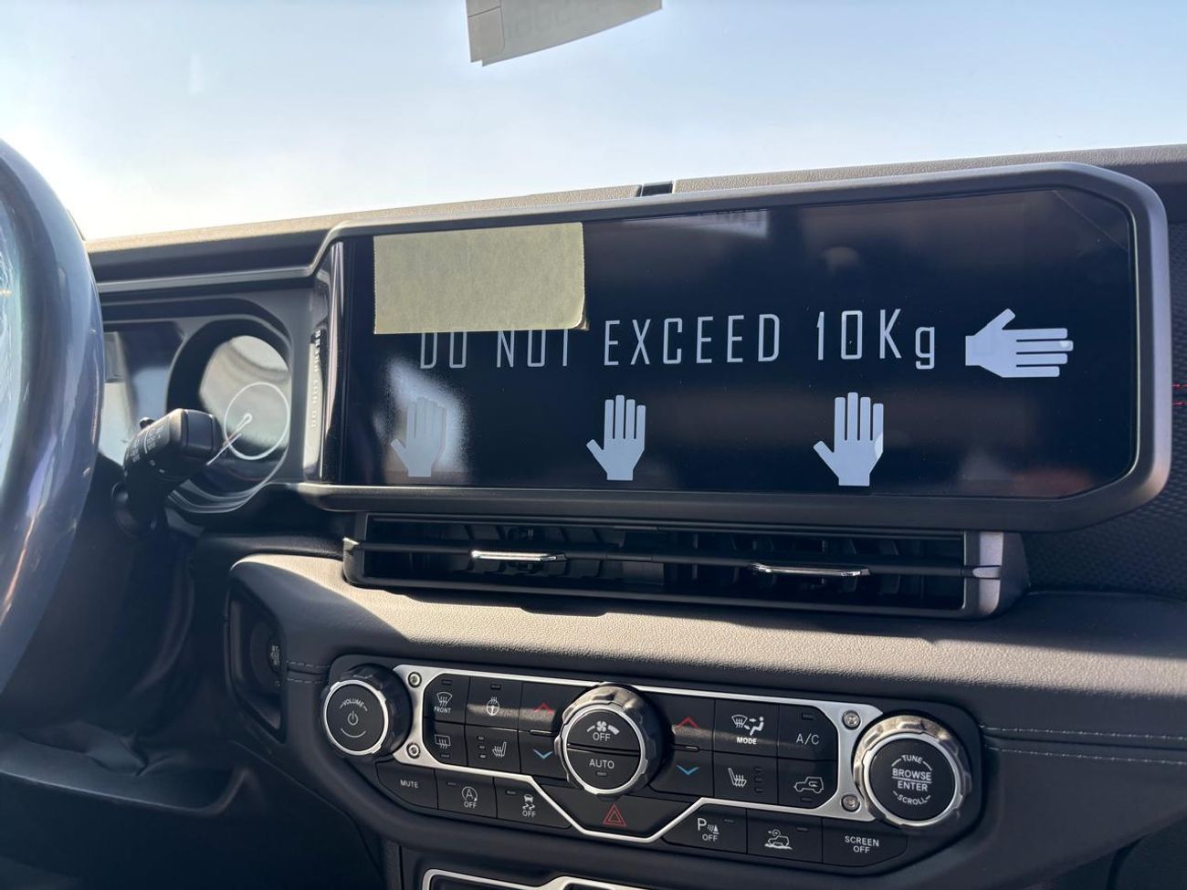 جيب رانجلر RUBICON 2.0L PETROL AUTOMATIC TRANSMISSION ( ONLY FOR RE-EXPORT OUTSIDE GCC COUNTRIES)