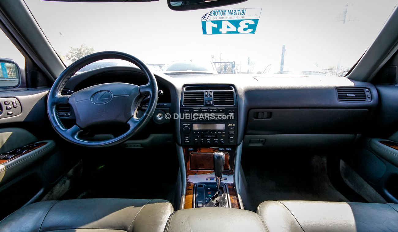 Lexus LS 400