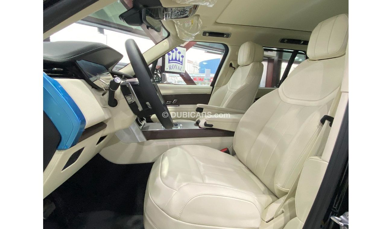 Land Rover Range Rover BRAND NEW GCC SPEC UNDER WARRANTY AND SERVICE CONTRACT