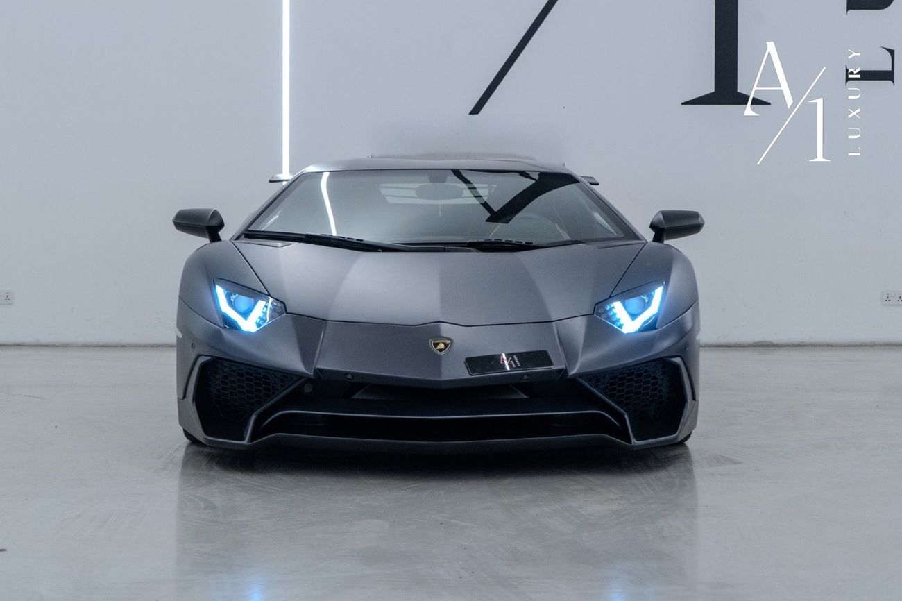 Lamborghini Aventador 6.5L V12 2015 Lamborghini Aventador SV Kit V12, Very Low Kms, Excellent Condition, GCC Spec