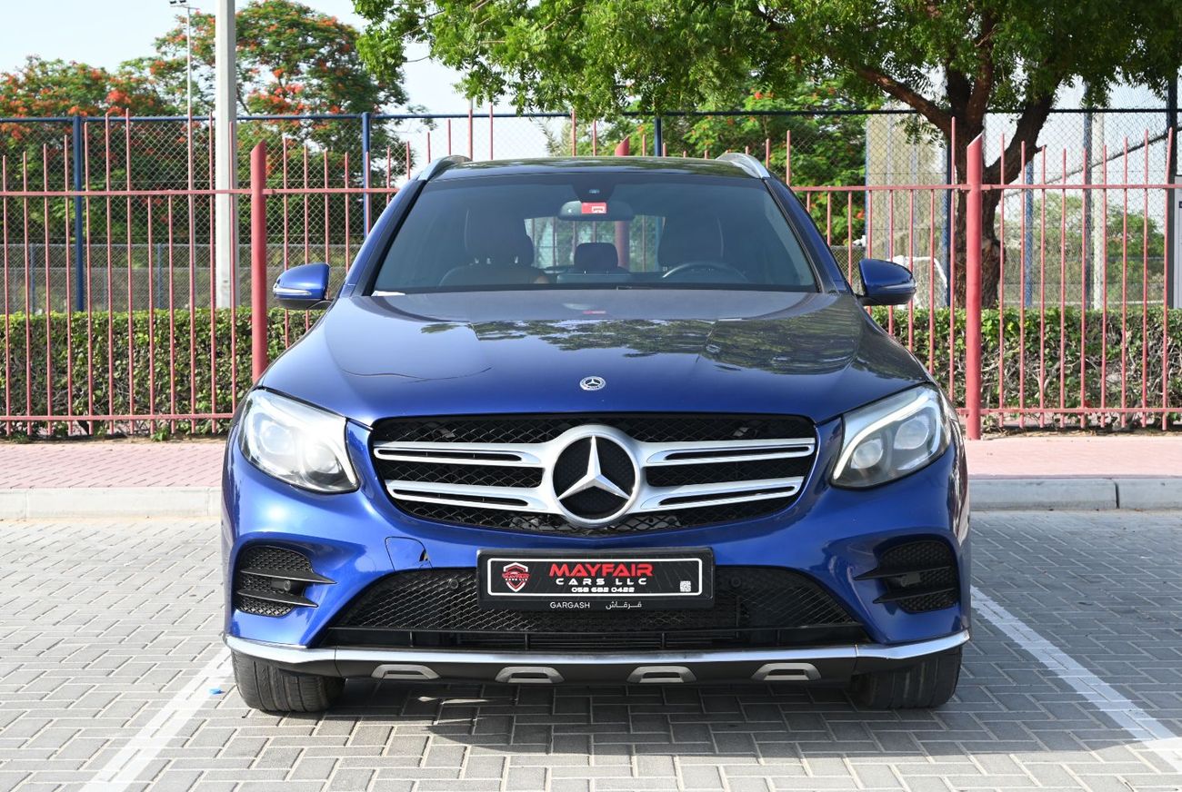 Mercedes-Benz GLC 300 4MATIC 2.0L EMI 1230 AED - GCC - MERCEDES GLC 300 4MATIC - ORIGINAL PAINT - WELL MAINTAINE