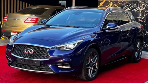 Infiniti Q30 Premium