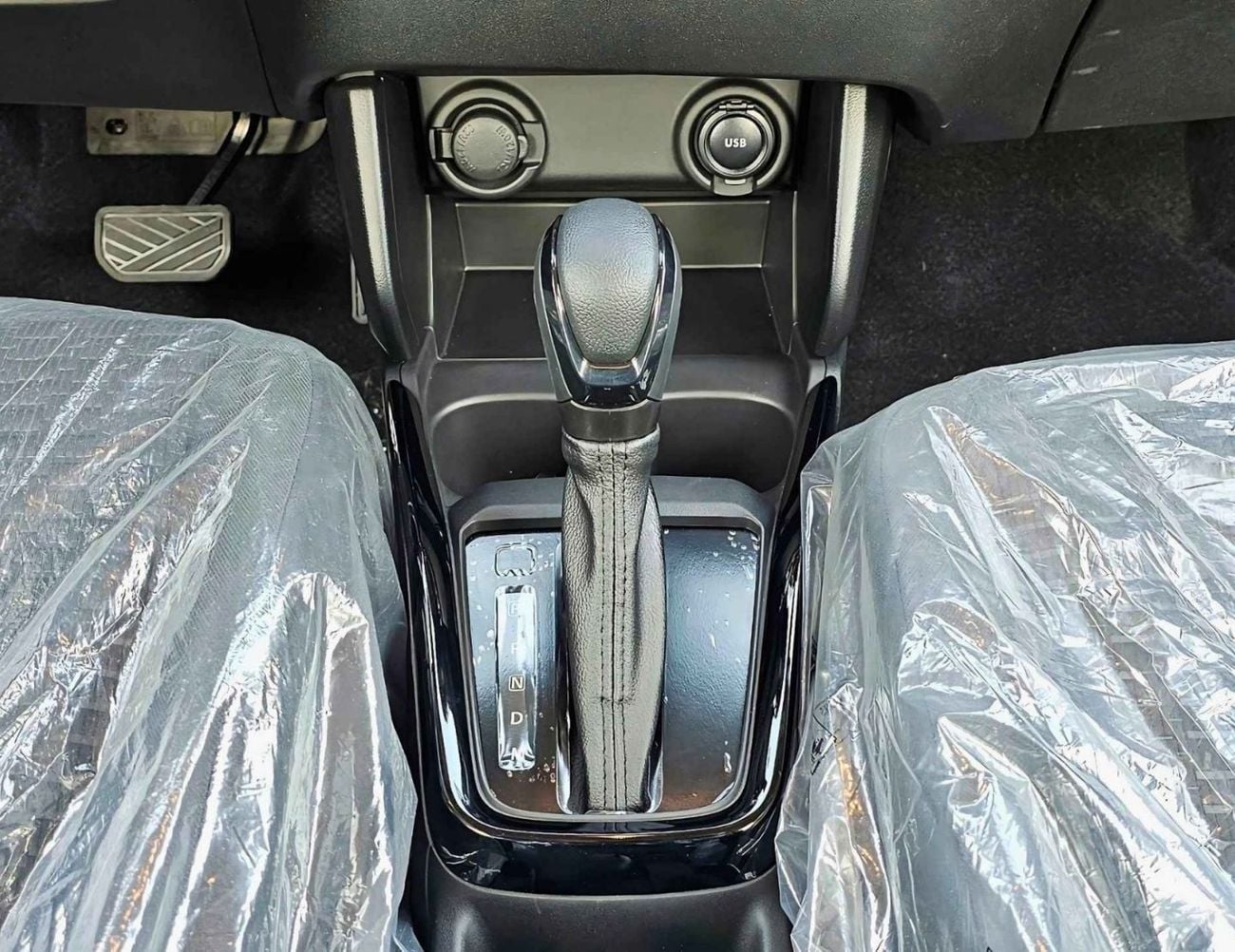 Suzuki Swift GLX SUZUKI SWIFT GLX HYBRID || RADAR PETROL AT 1.2L V4 (CODE # SWGLXFOH) SILVER 2026
