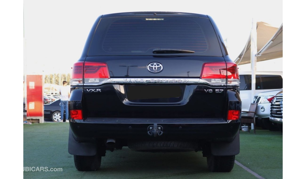 Toyota Land Cruiser VXR