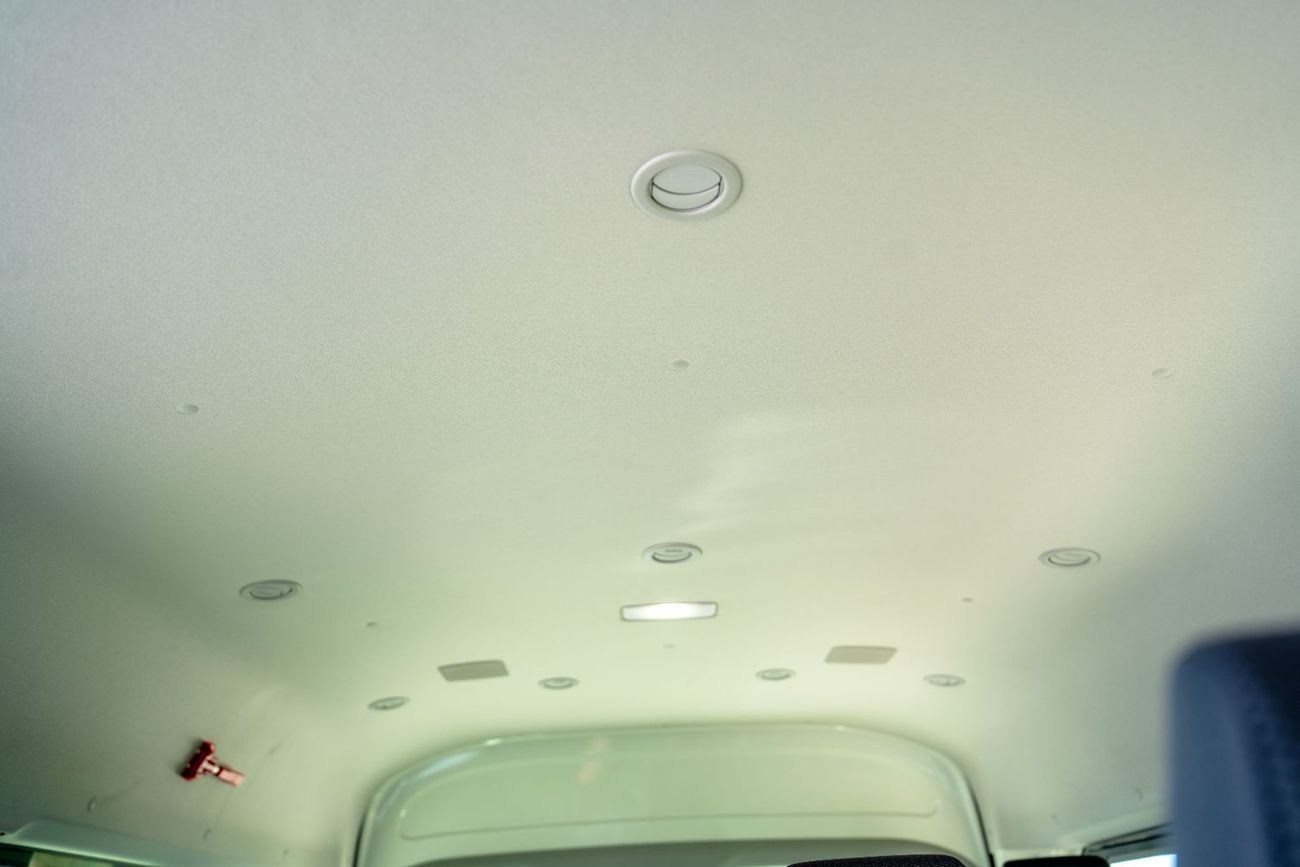 Toyota Hiace DLS - STD ROOF DLS -High Roof Commuter 2.8L M/T