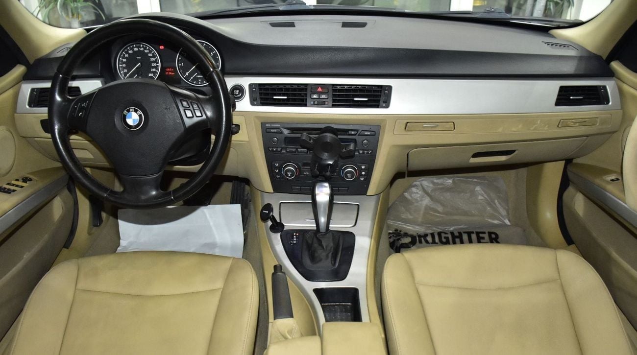 بي أم دبليو 320 EXCELLENT DEAL for our BMW 320i ( 2010 Model ) in Silver Color GCC Specs