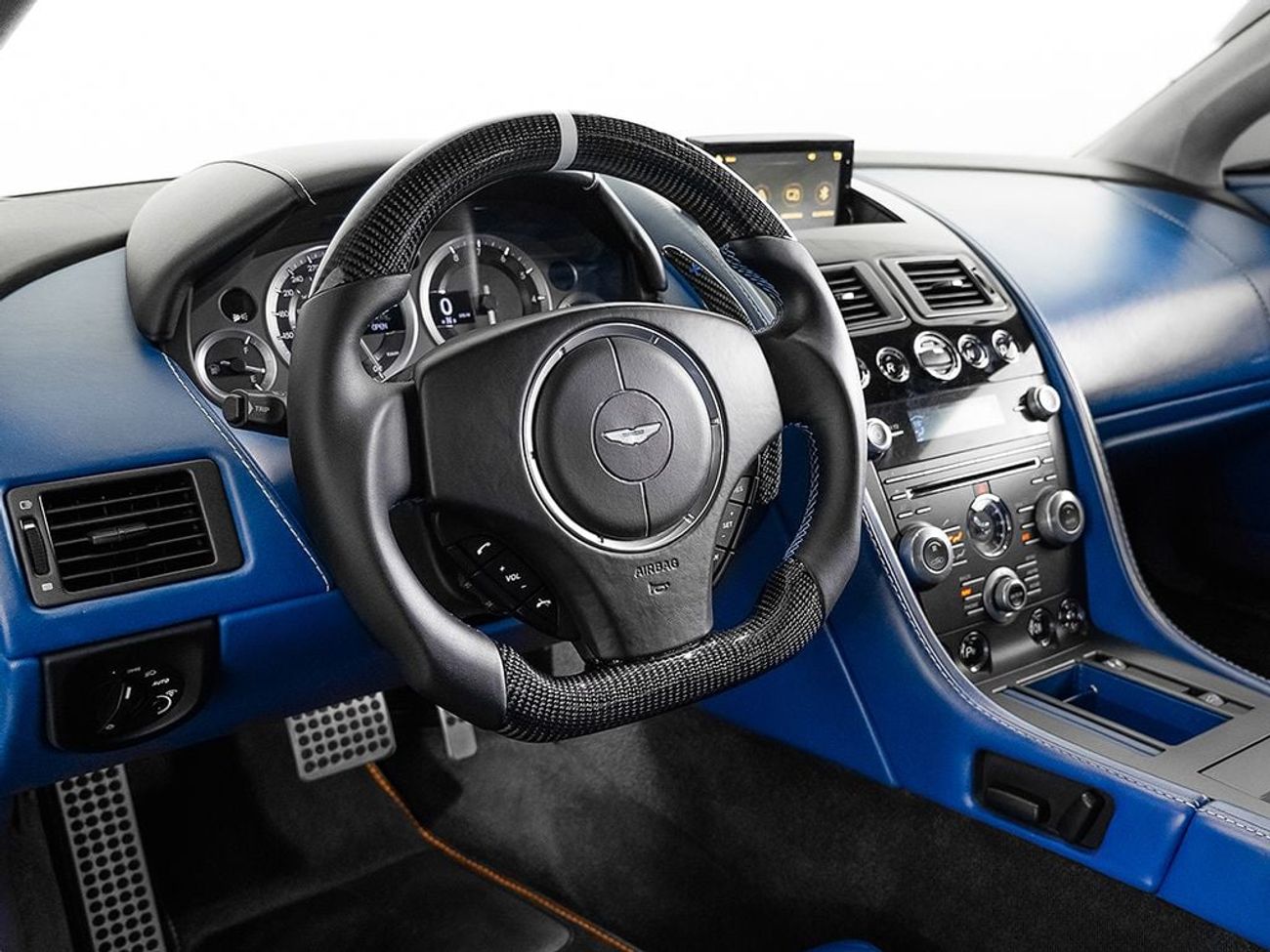 أستون مارتن فانتيج V8 4.7L