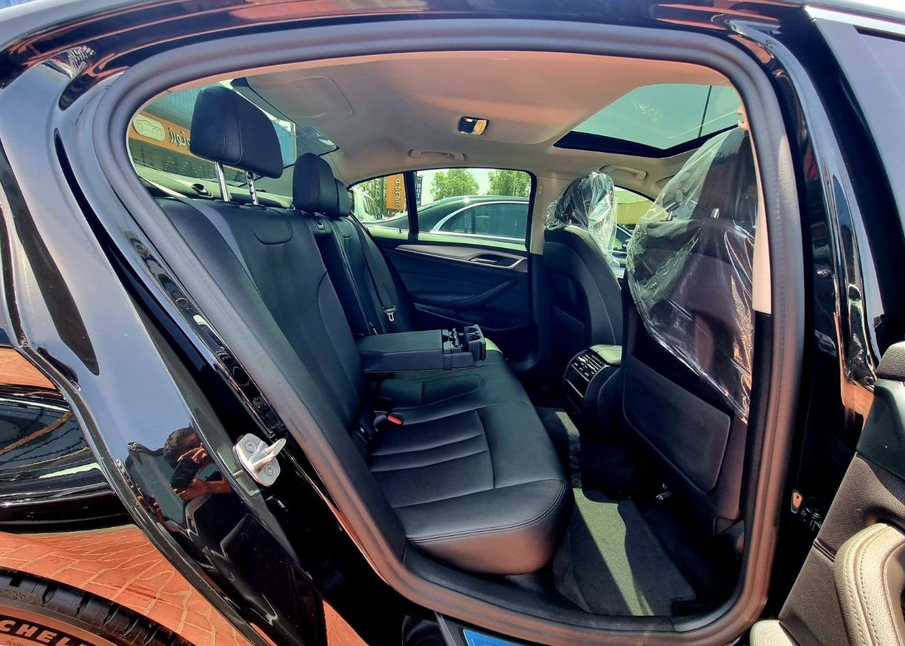 BMW 520i Std 2.0L Original paint 2020 GCC