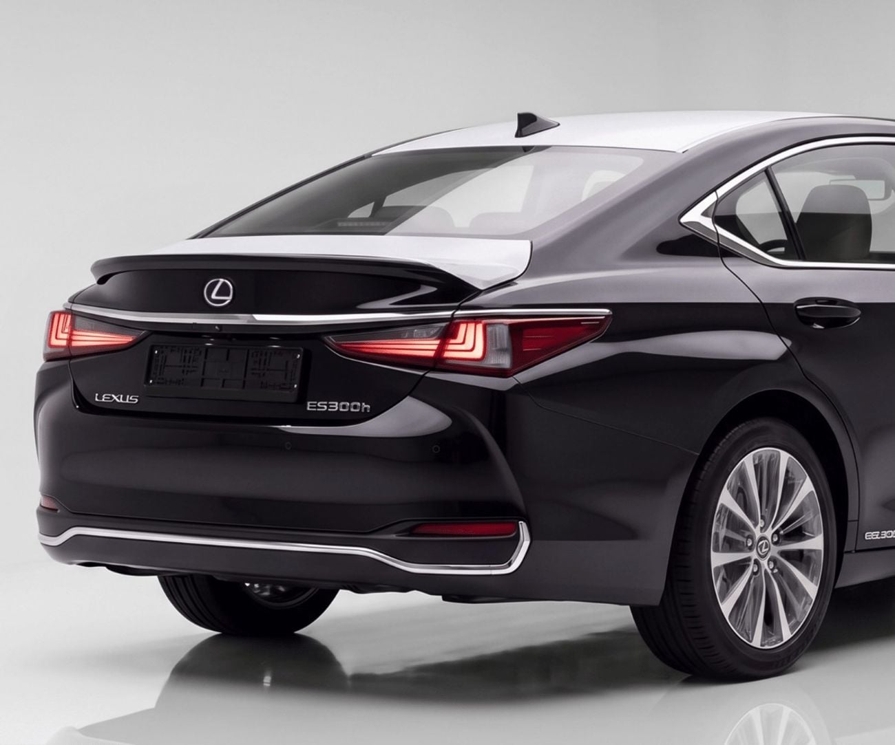 Lexus ES300h PLATINUM 2.5