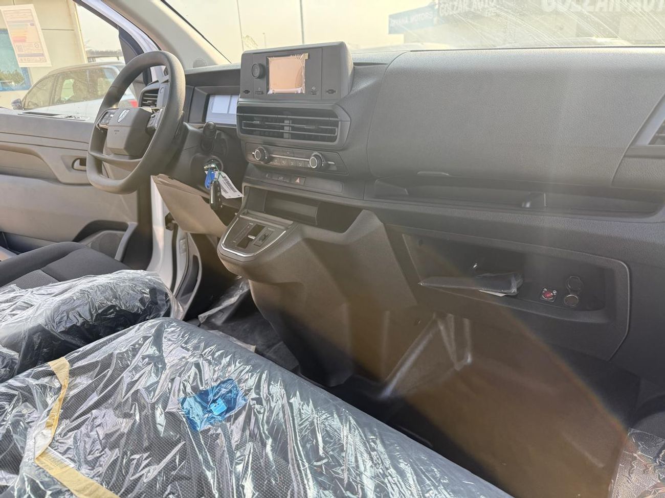 Peugeot Expert 2.0L DIESEL  AUTOMATIC TRANSMISSION ( FOR RE-EXPORT ONLY )