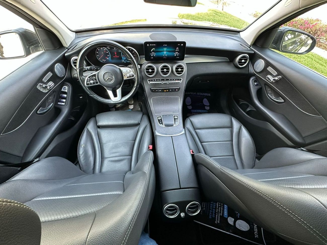 مرسيدس بنز GLC 300 Premium + 2.0L