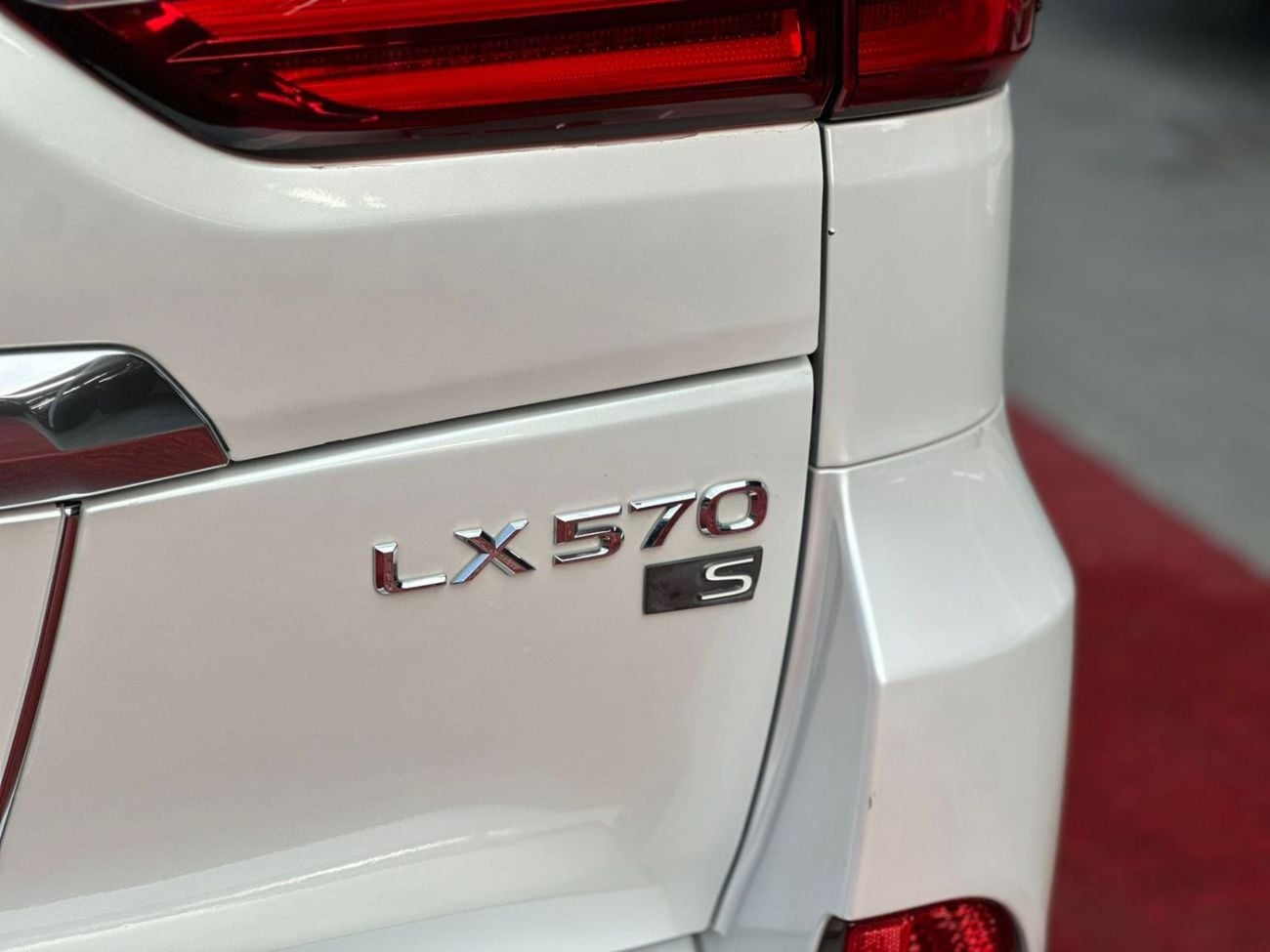 Lexus LX 570 Sport 5.7L