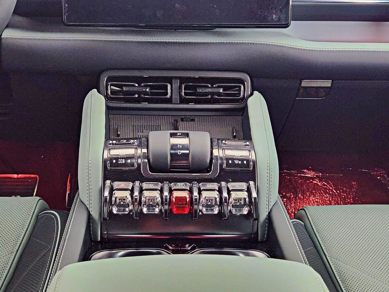 BYD Leopard 5 Plug in hybrid - 1.5L - 670 hp - premium colour FOR EXPORT ONLY