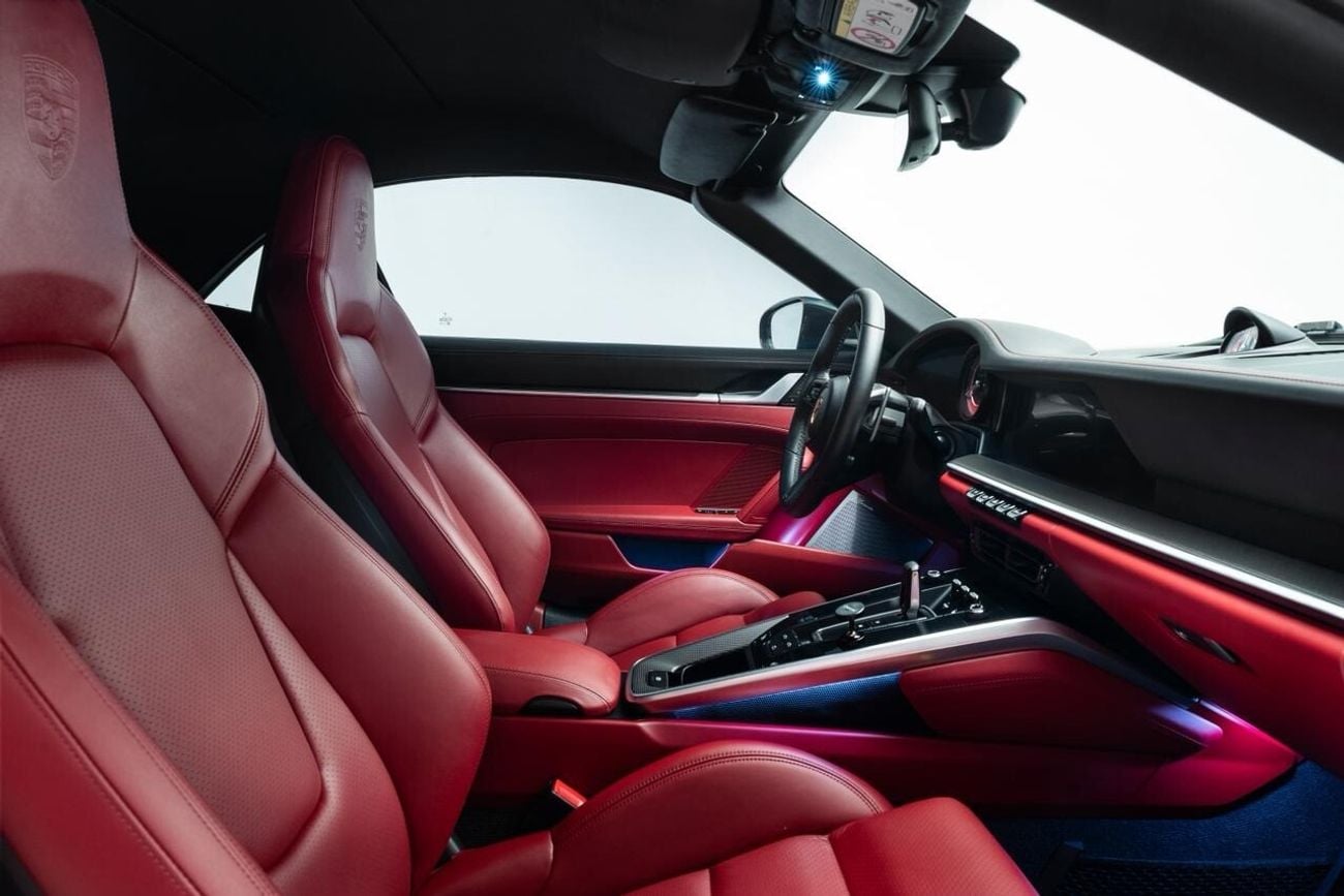 بورش 911 Turbo S 3.8L (645 HP) Convertible