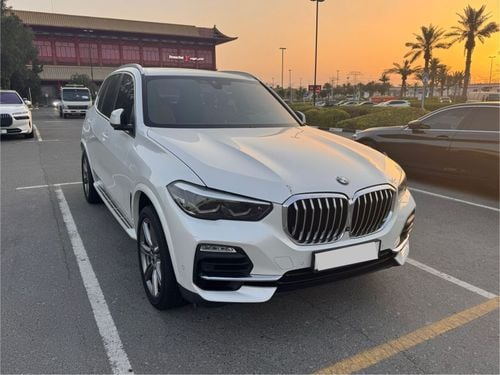 بي أم دبليو X5 40i xLine 3.0L (5 Seater)