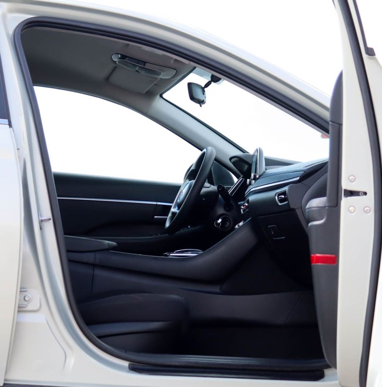 هيونداي سوناتا GL 2.5L Hyundai sonata 2023 GCC 2.5L Original paint accident-free in excellent condition 1388 P.M