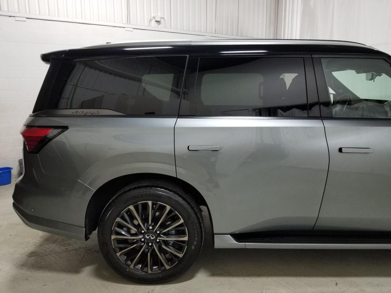 إنفينيتي QX80 AUTOGRAPH CANADIAN SPEC