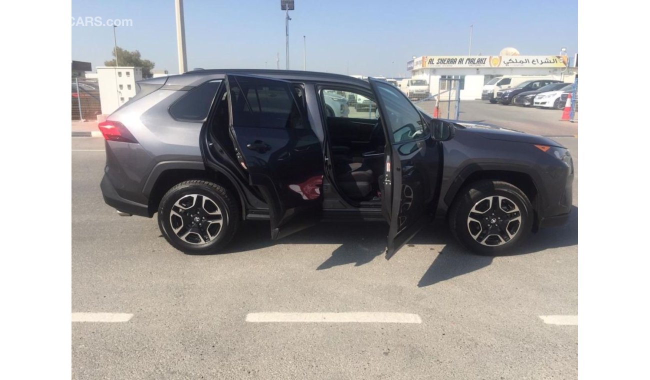 Toyota RAV4 TOYOTA RAV4 LE 2019