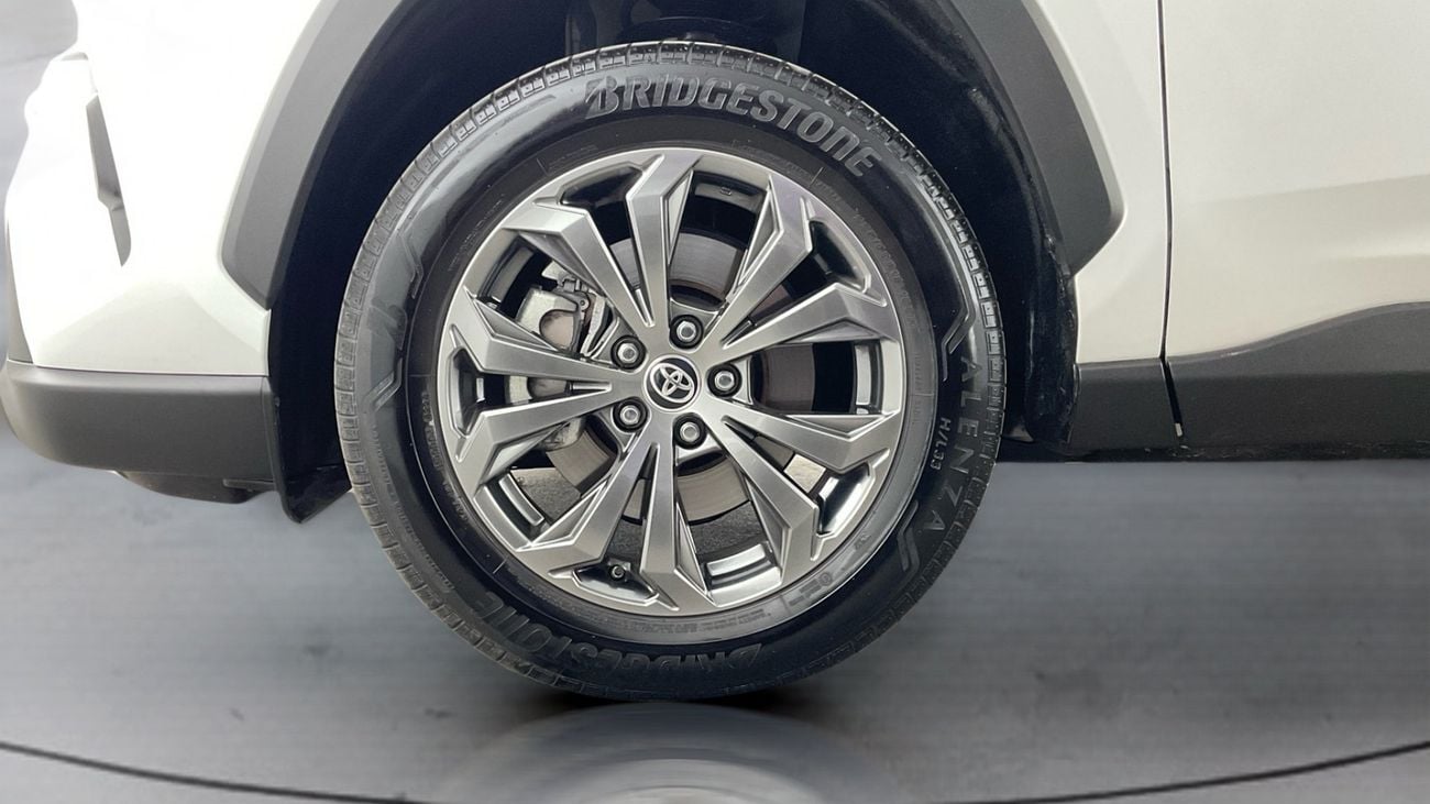 تويوتا راف ٤ 2.5 VX AUTO | شامل الضمان | 0 ﺪﻔﻋﺓ ﺃﻮﻟﻯ