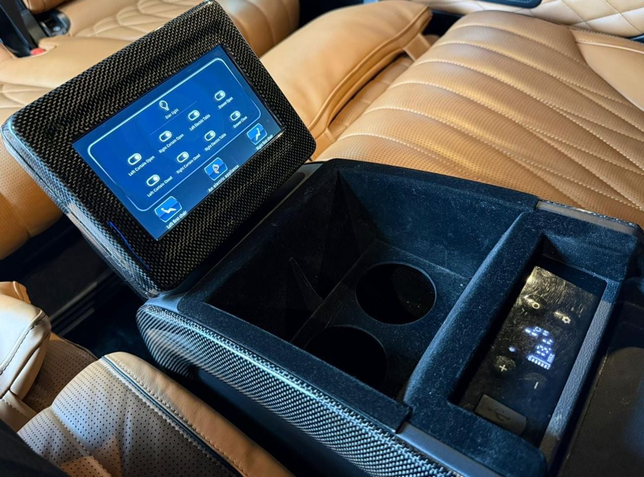Mercedes-Benz V 250 2023 Mercedes-Benz V250 Line Conversion, 1 Year Warranty Unlimited KM, Full Service History, GCC