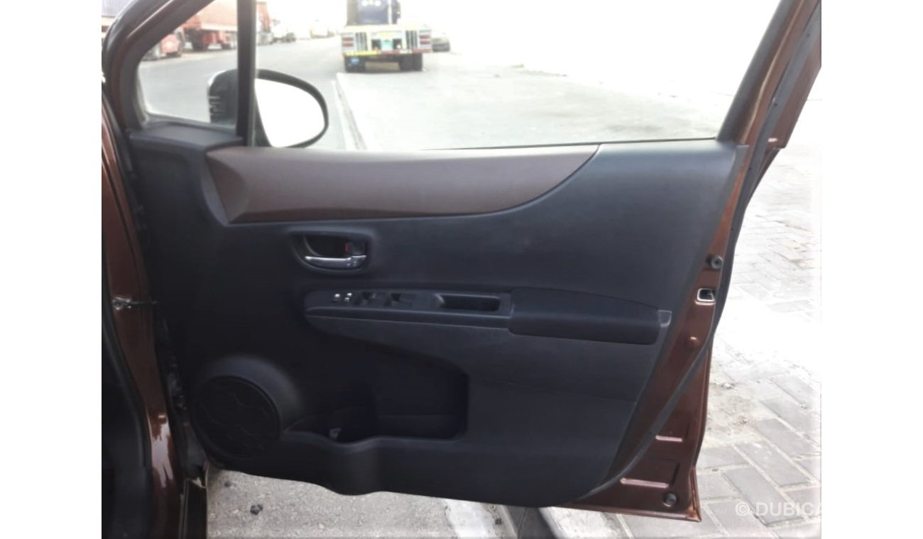 تويوتا فيتز Toyota Vitz RIGHT HAND DRIVE (Stock no PM 771)