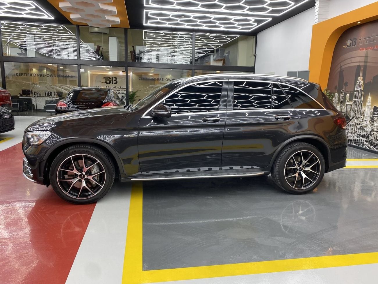 مرسيدس بنز GLC 43 AMG STD 4MATIC 3.0L (367 HP)