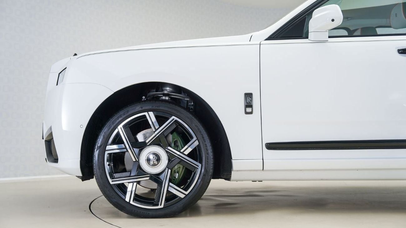 رولز رويس كولينان Cullinan Black Badge | AED 31,683 PM | Warranty-Service September 2028 | GCC