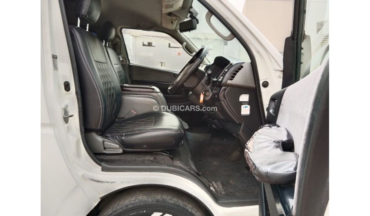 Toyota Hiace TOYOTA HIACE VAN RIGHT HAND DRIVE (PM1589)